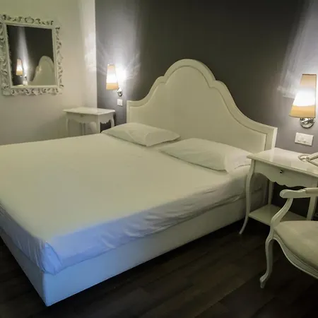 호텔 Blue Relais Maggiore 4*