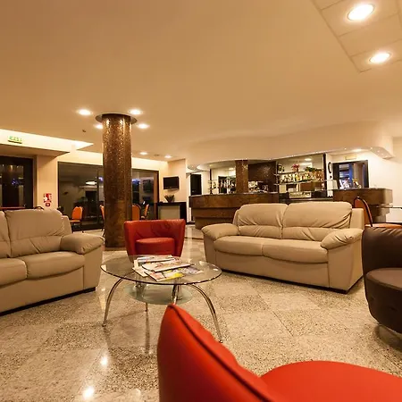 מלון Blue Relais Maggiore