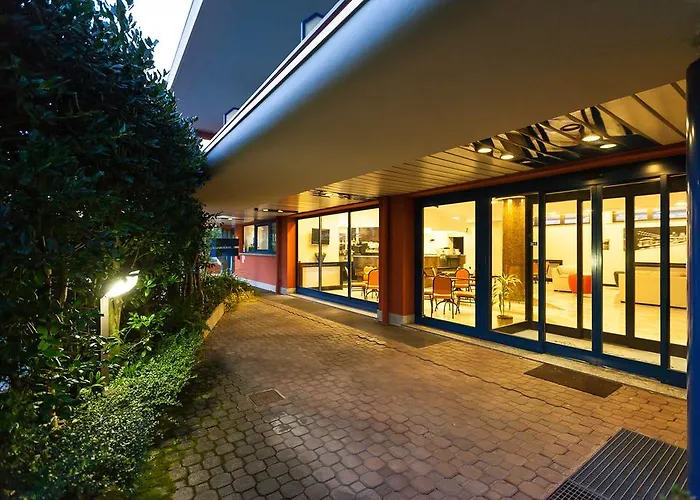 Blue Relais Maggiore Hotel 4*